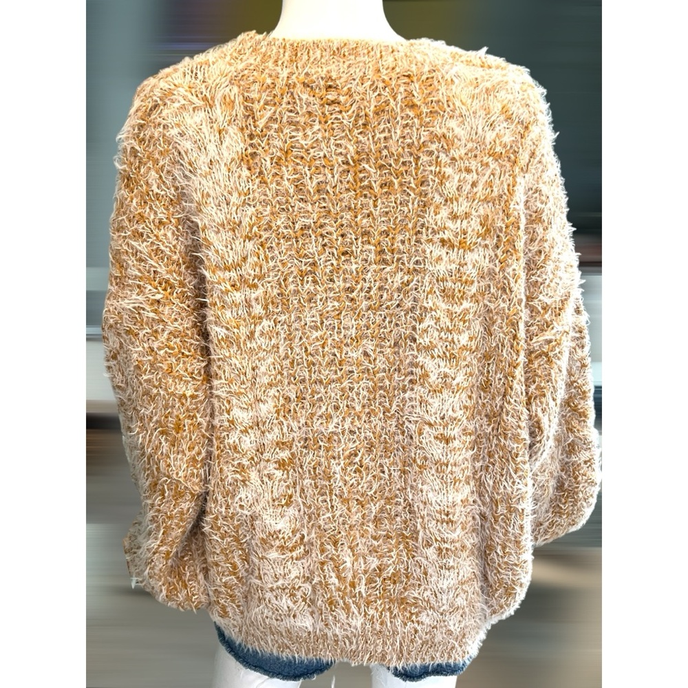 Gorgeous mustard oversized fuzzy knit sweater ONE SIZE - Picture 8 of 10